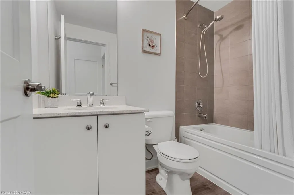 110 Fergus Avenue, #211