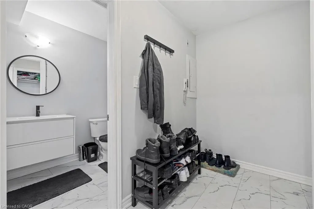 28 Victoria Avenue N, #104