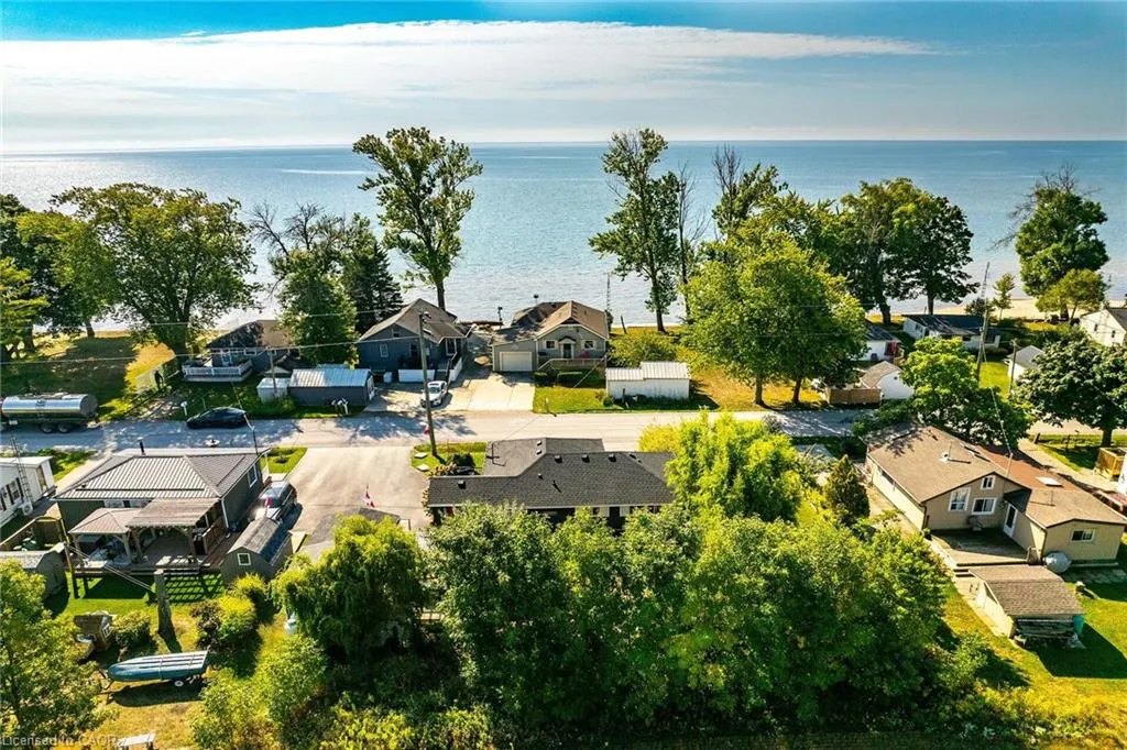 2011 Lakeshore Road