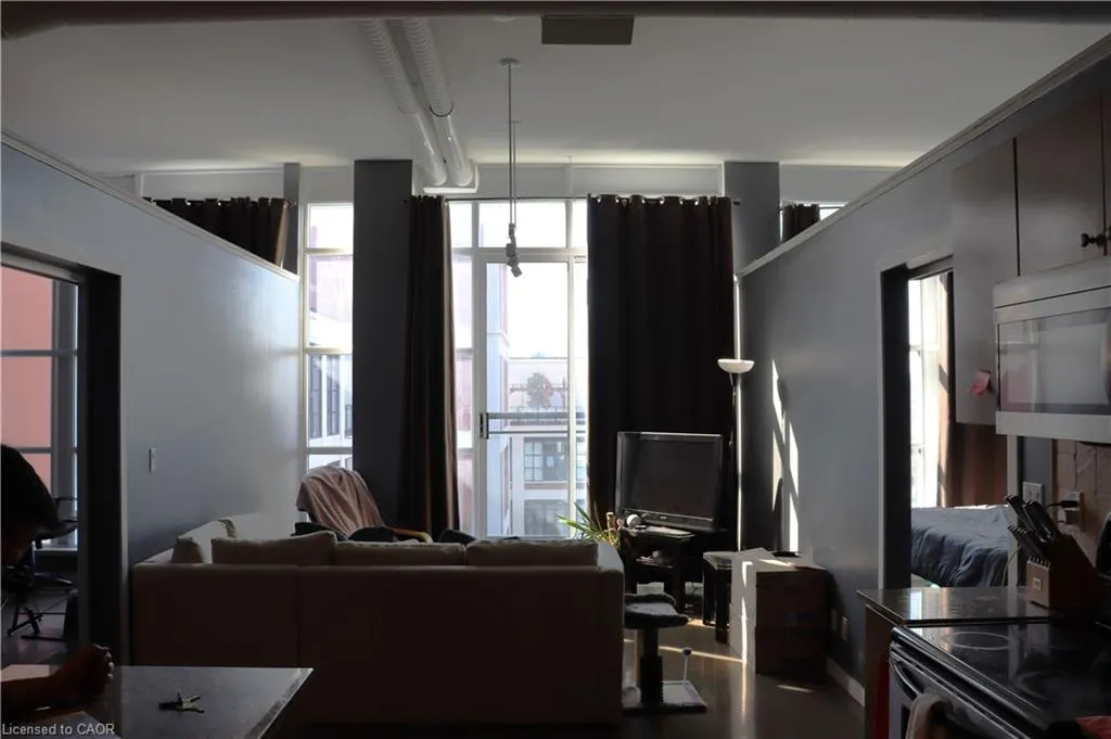 404 King Street W, #620