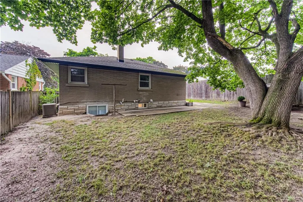 98 Harber Avenue