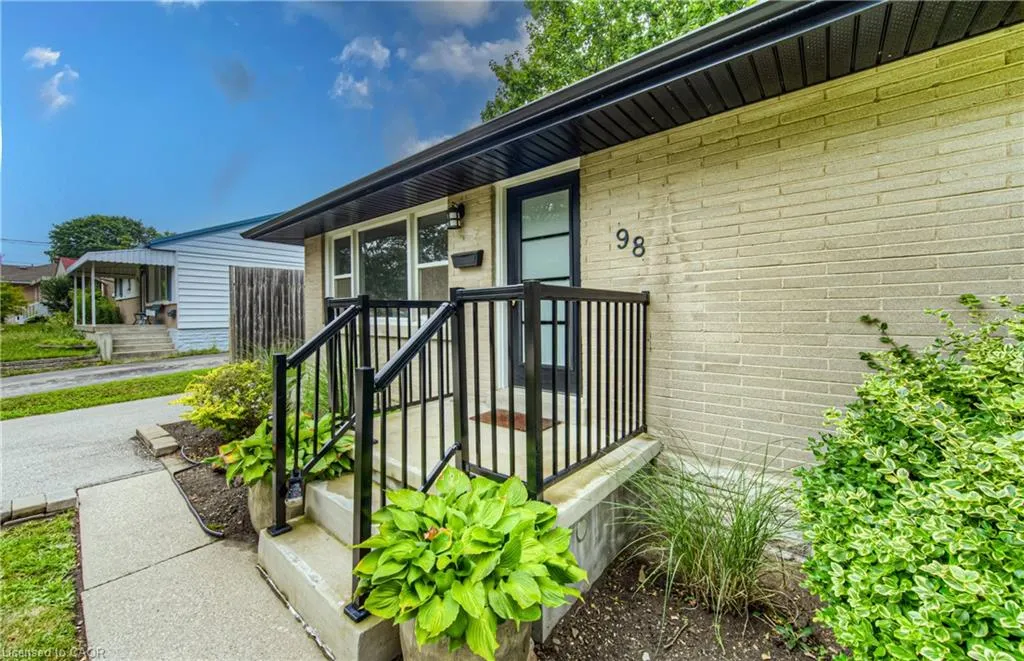 98 Harber Avenue