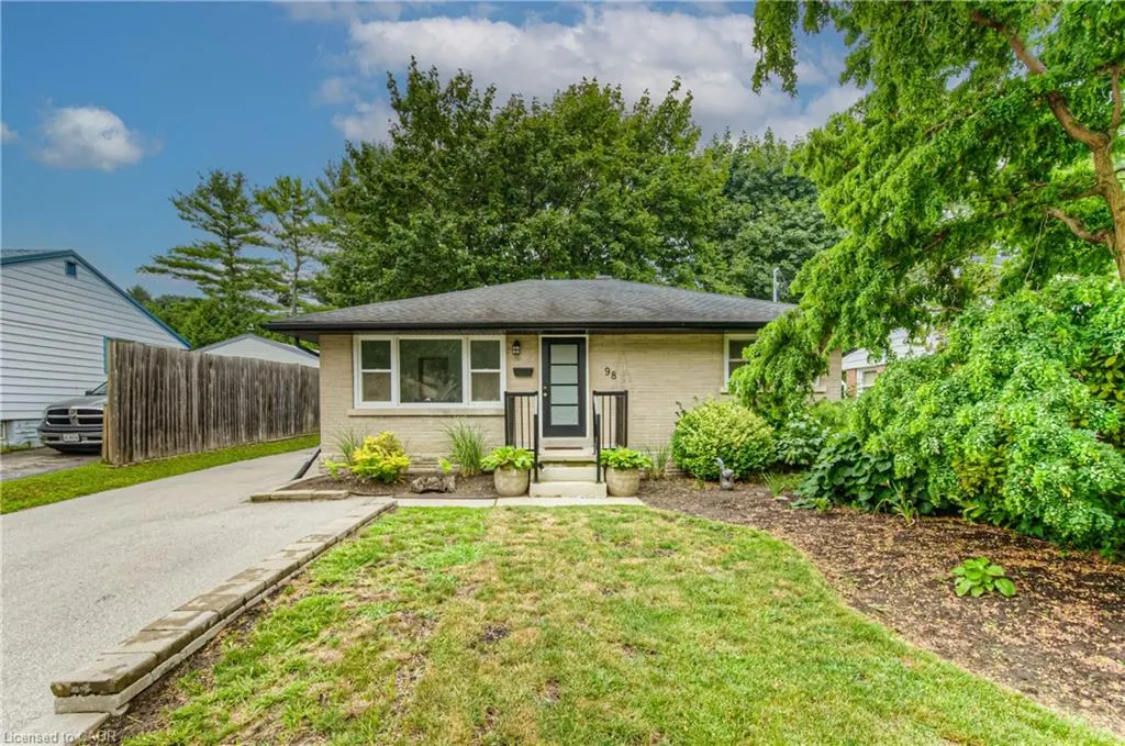 98 Harber Avenue