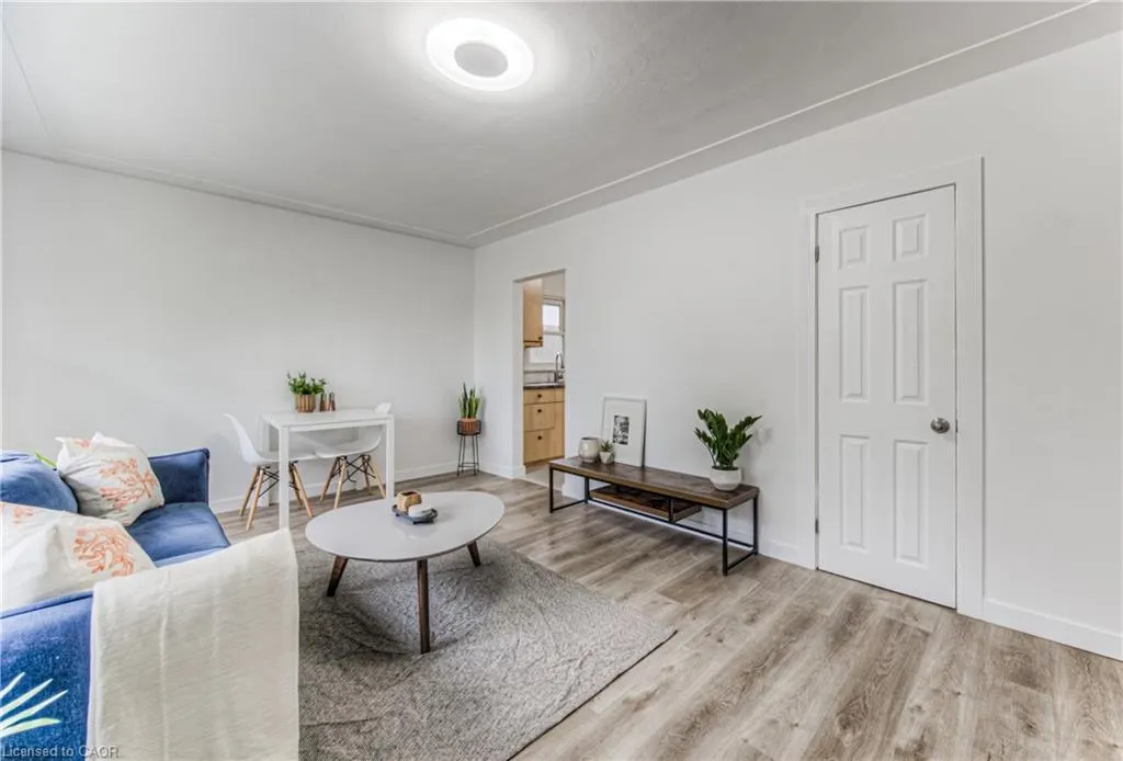 98 Harber Avenue