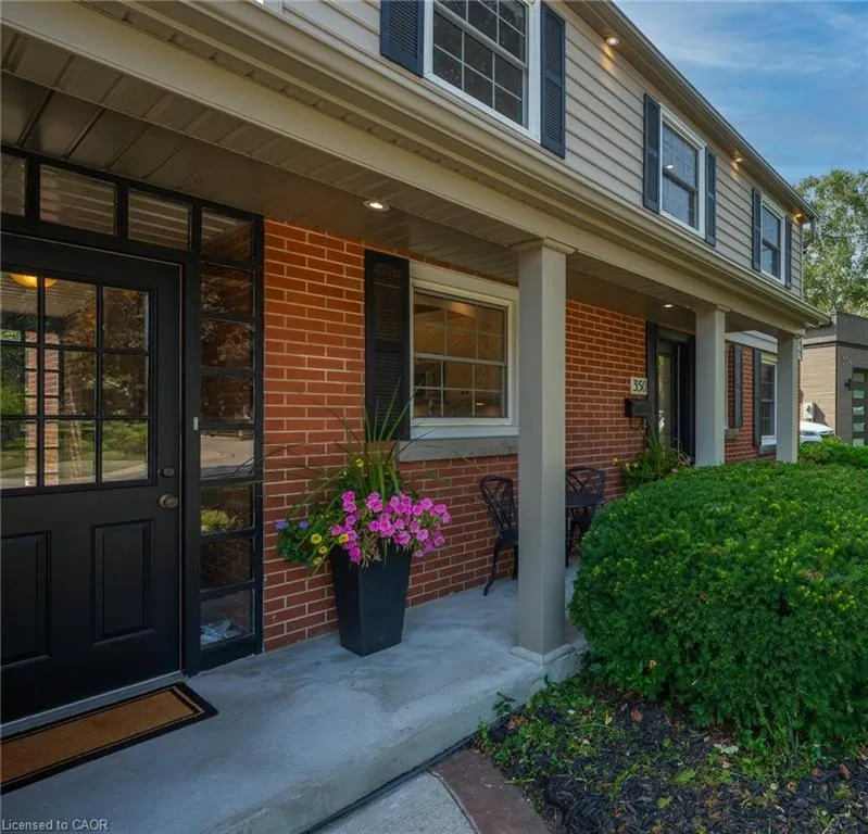 350 East Side Crescent