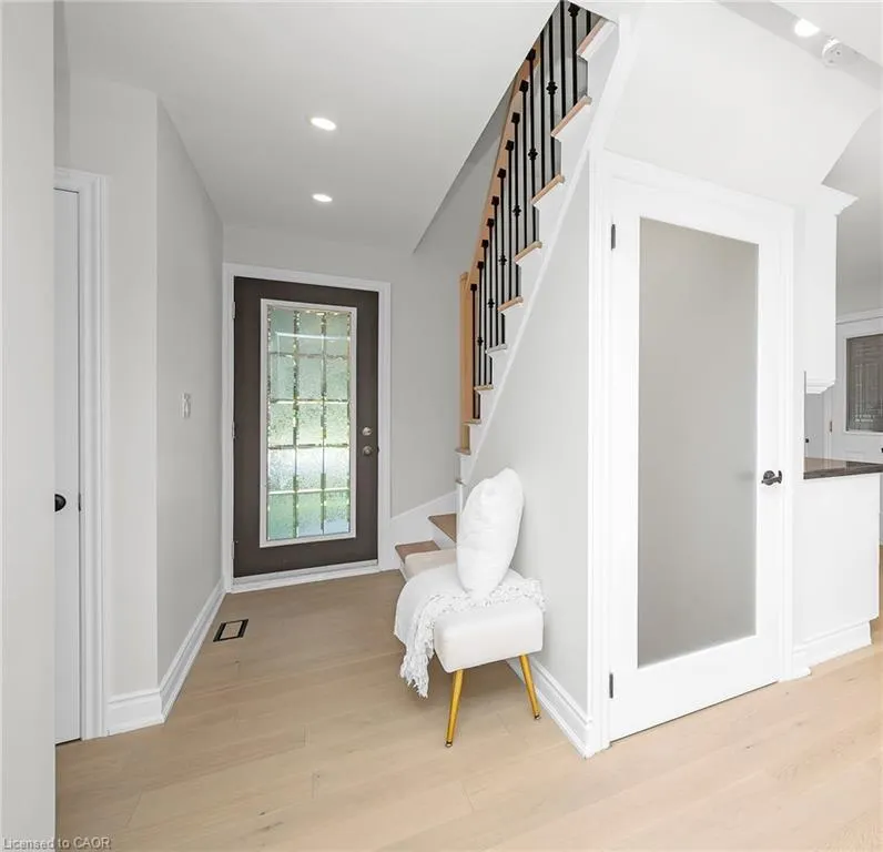 350 East Side Crescent
