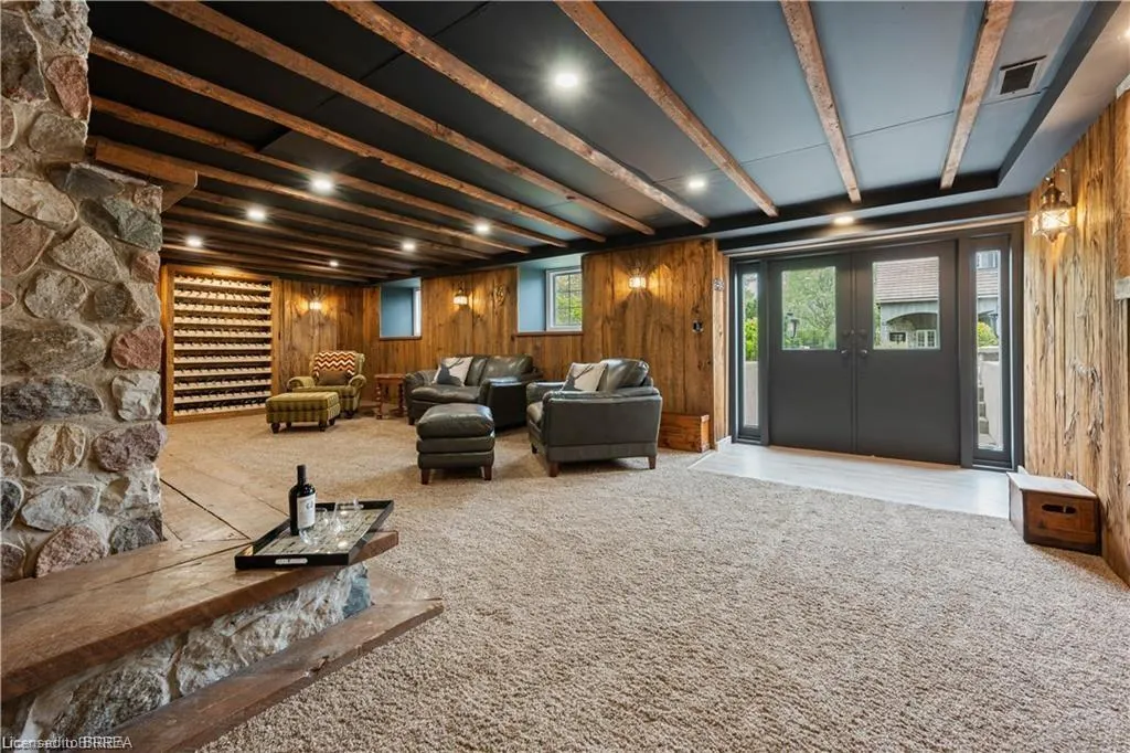 143 East River Road