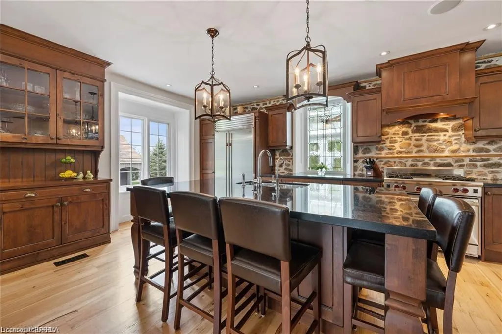143 East River Road
