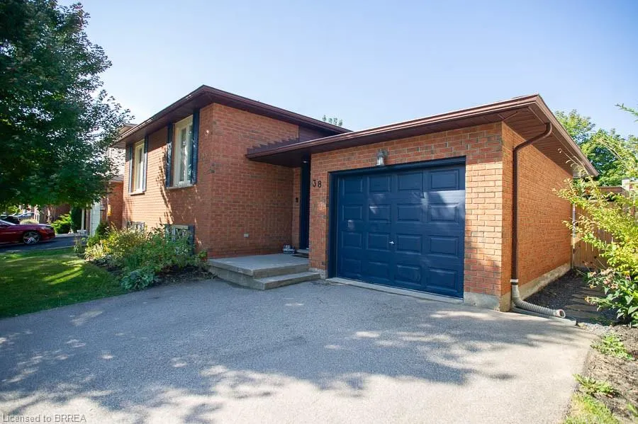 38 Ludlow Crescent