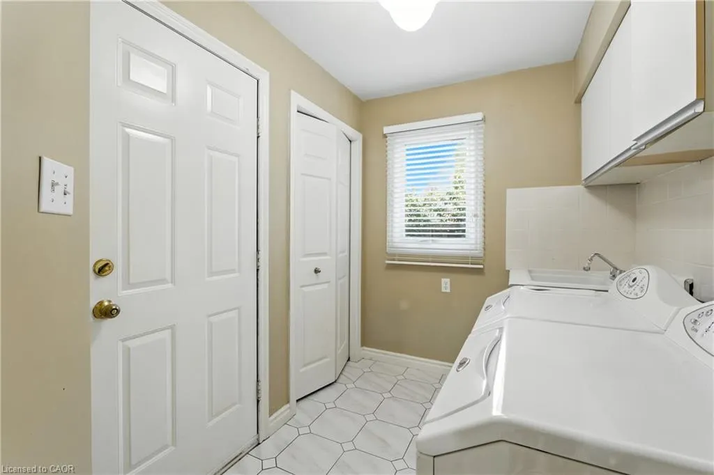 6 Renata Court