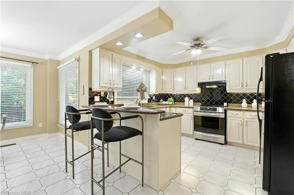 6 Renata Court