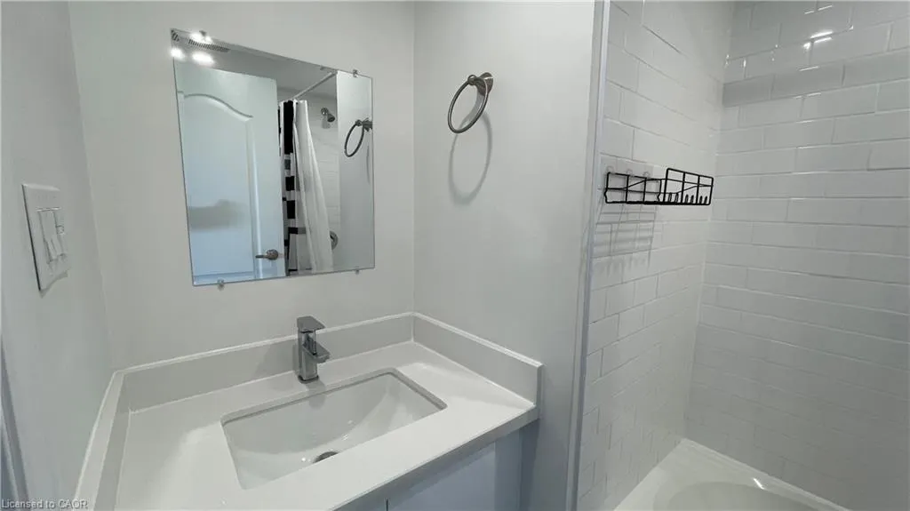 700 Lawrence Road, #305