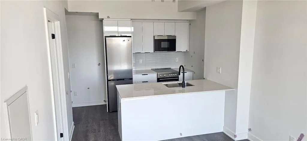 25 Wellington Street S, #1602