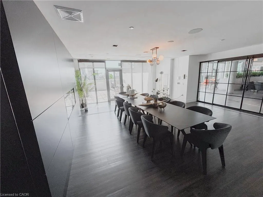 25 Wellington Street S, #1602