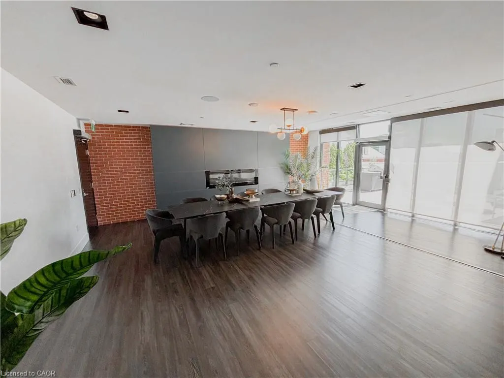 25 Wellington Street S, #1602