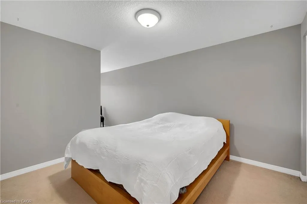 205 Snowdrop Crescent