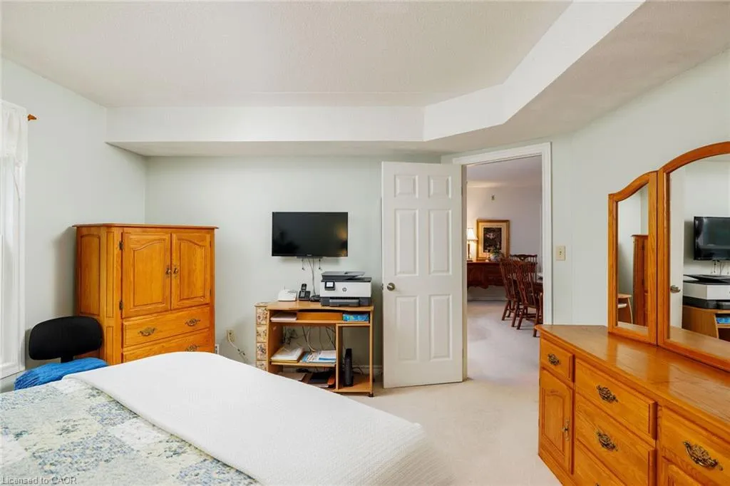 2040 Cleaver Avenue, #211