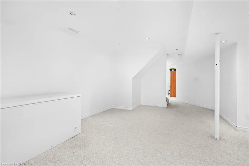 1 Hillcroft Drive