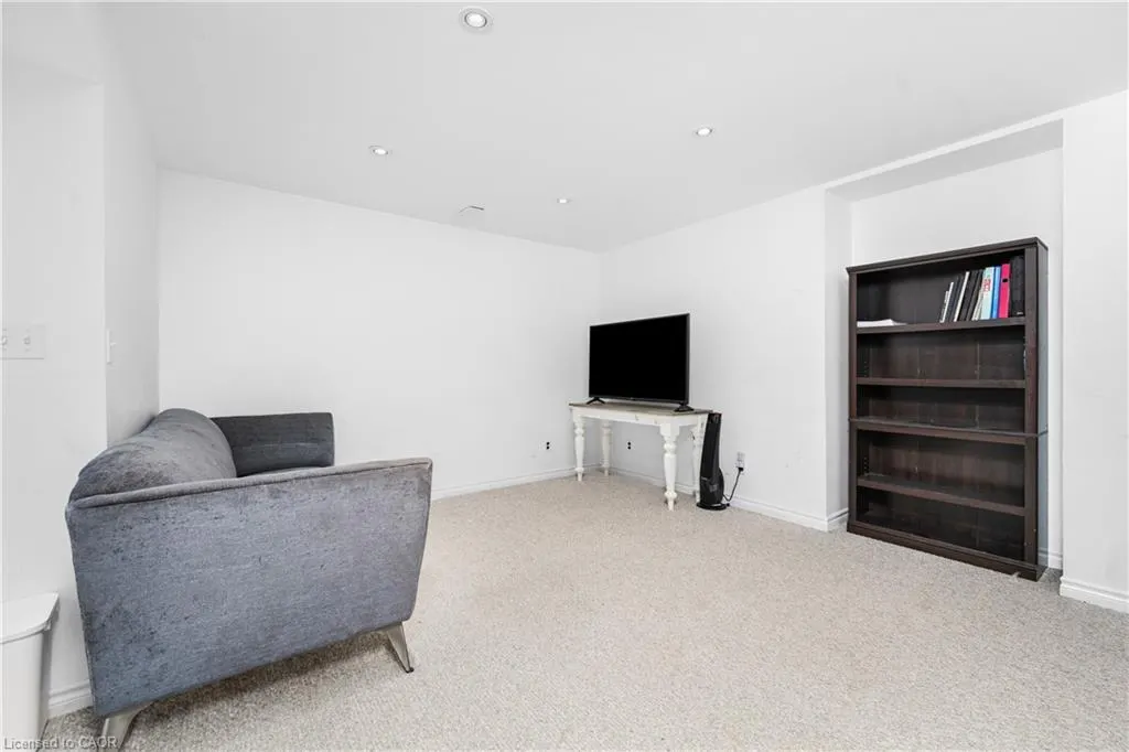1 Hillcroft Drive
