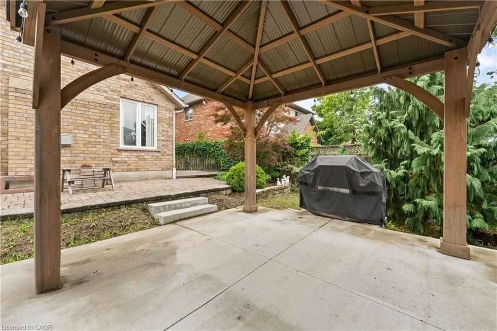 1 Hillcroft Drive