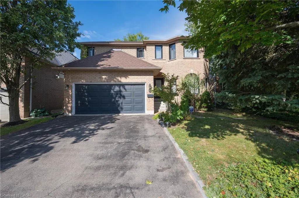13 Brookhurst Crescent