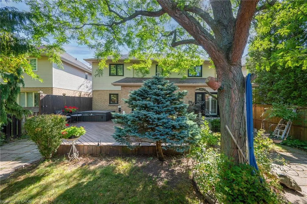 13 Brookhurst Crescent
