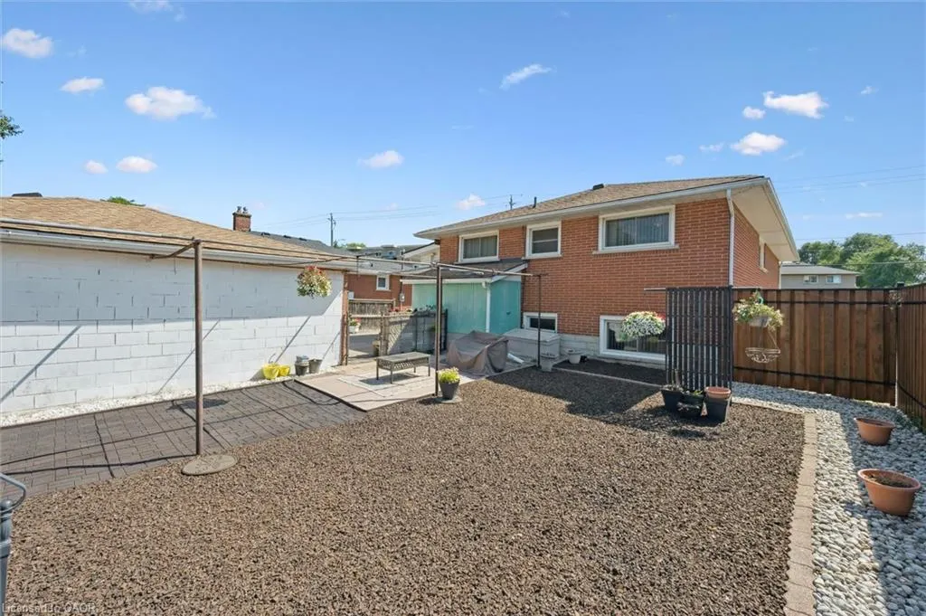 136 Fairway Road N