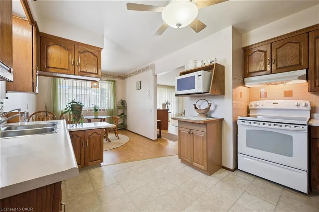 136 Fairway Road N