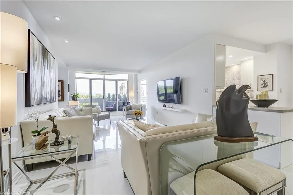 1237 North Shore Boulevard E, #906