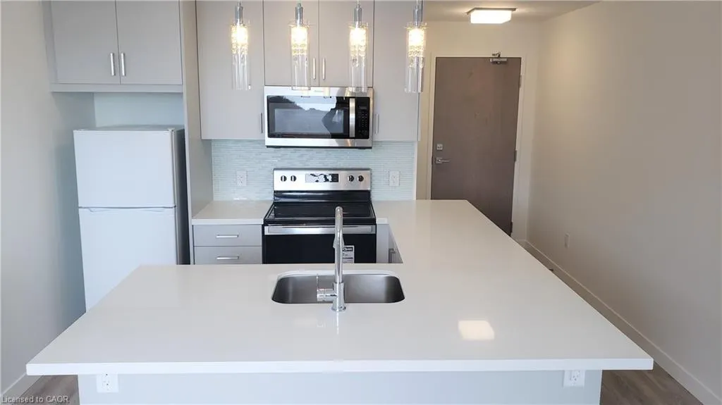 479 Charlton Avenue E, #503