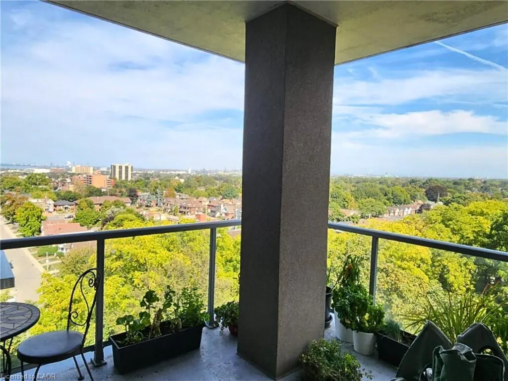 479 Charlton Avenue E, #503