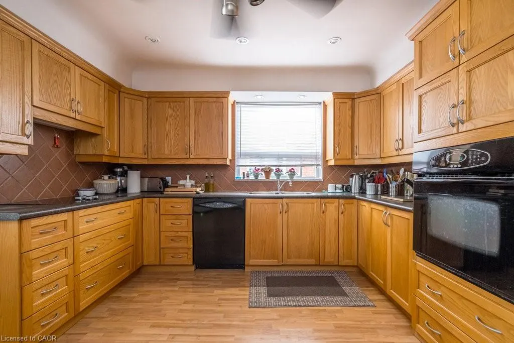 858 King Street W