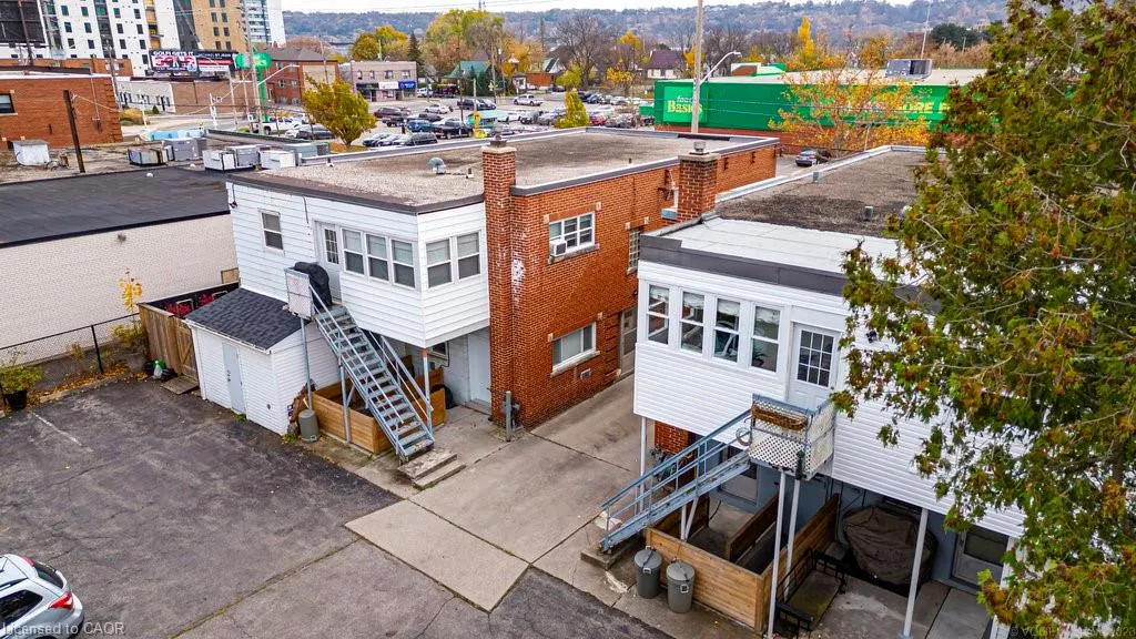 858 King Street W