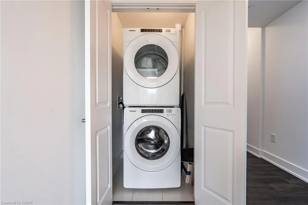 450 Dundas Street E, #1111