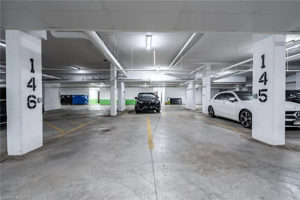 450 Dundas Street E, #1111