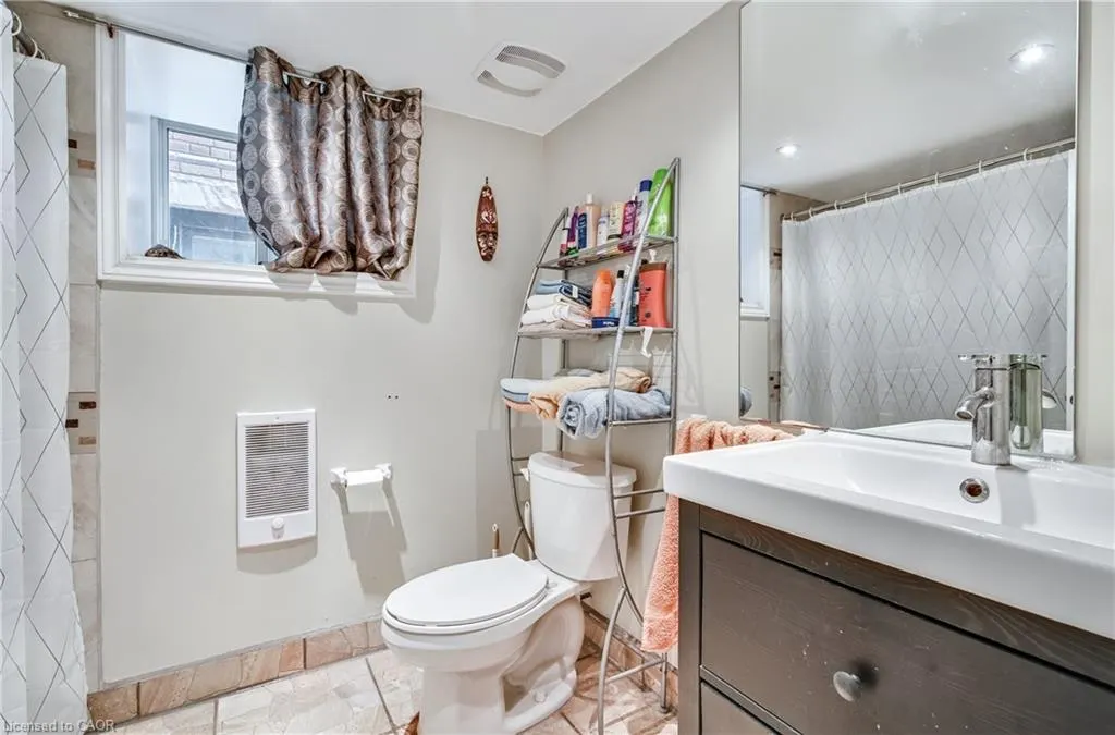 204 Herkimer Street, #4