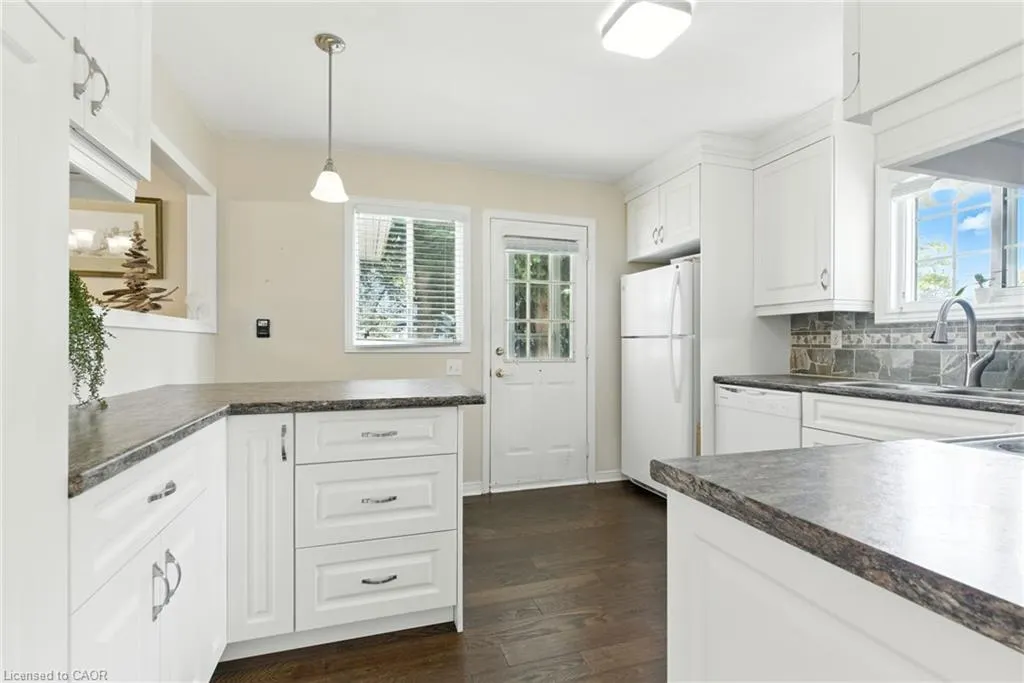 360 Silverbirch Boulevard
