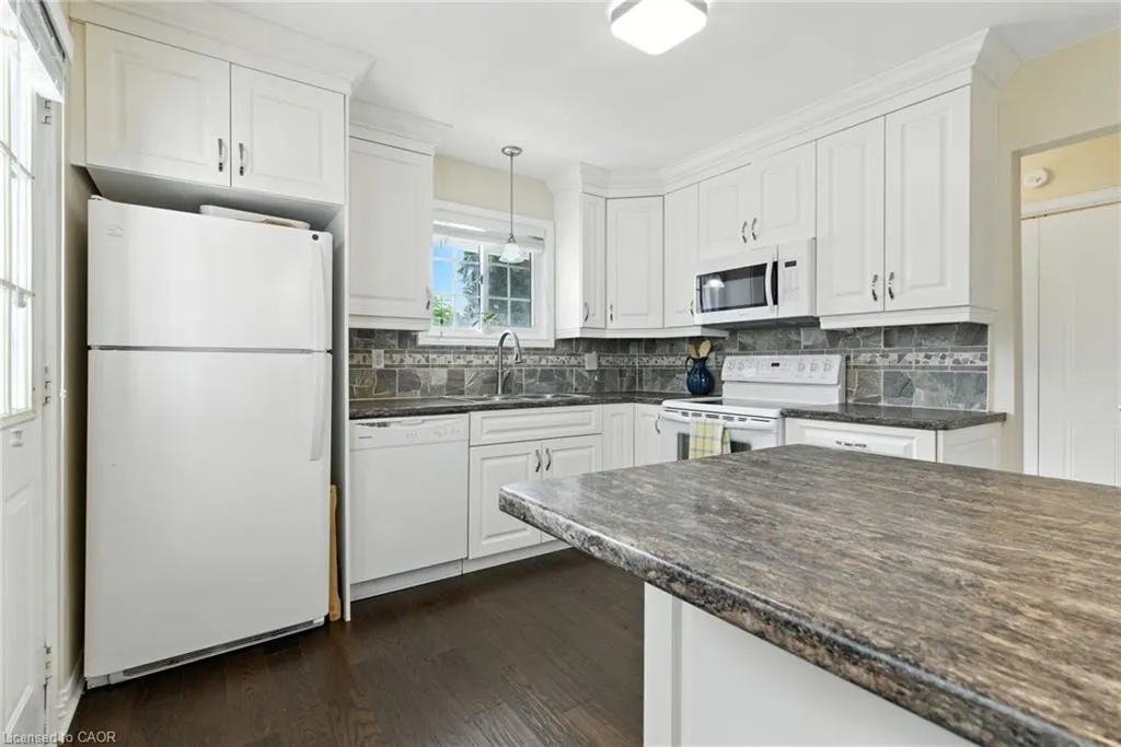 360 Silverbirch Boulevard