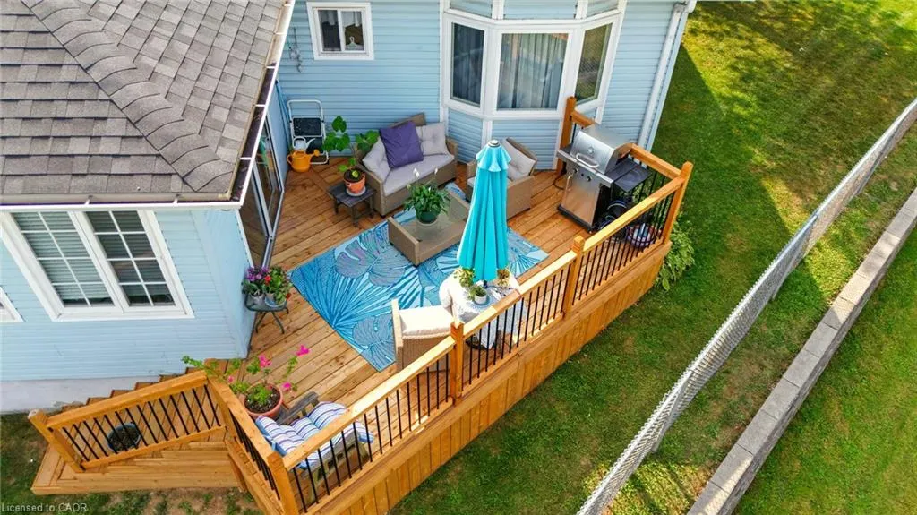 360 Silverbirch Boulevard