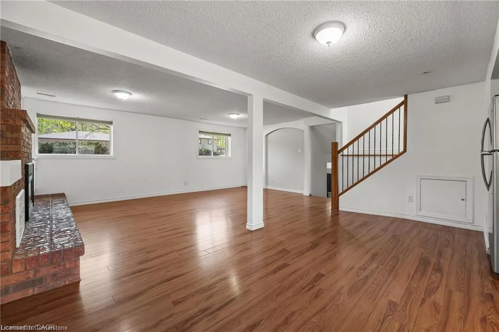 113 Martinglen Crescent