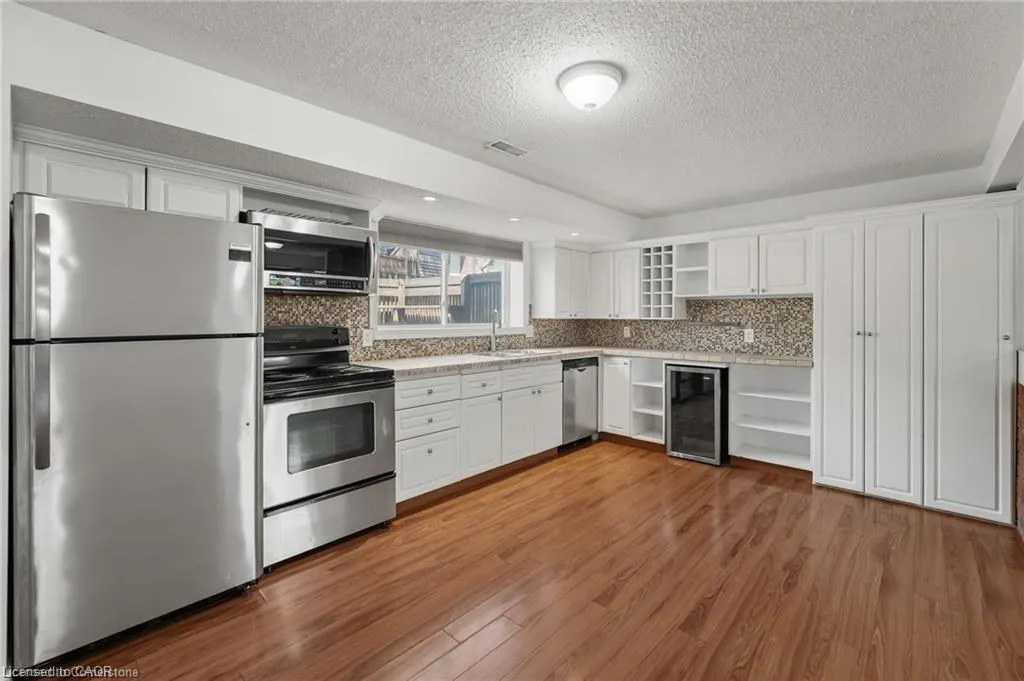 113 Martinglen Crescent