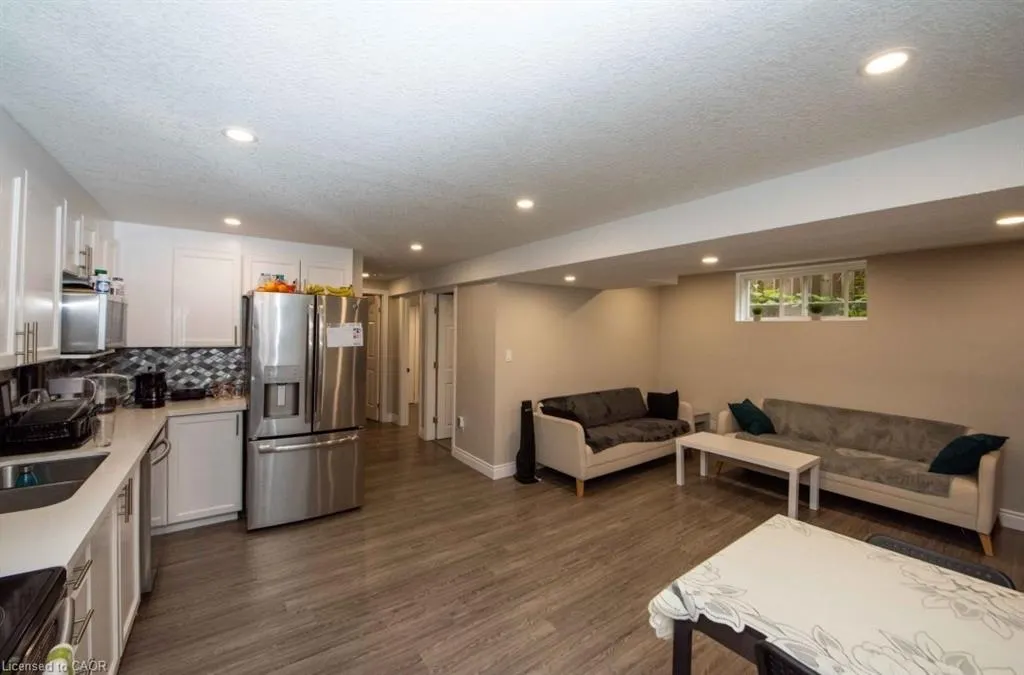 34 Peach Blossom Crescent, #2