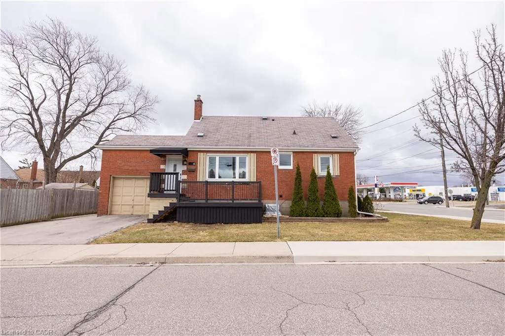 4 Sunning Hill Avenue, #UPPER