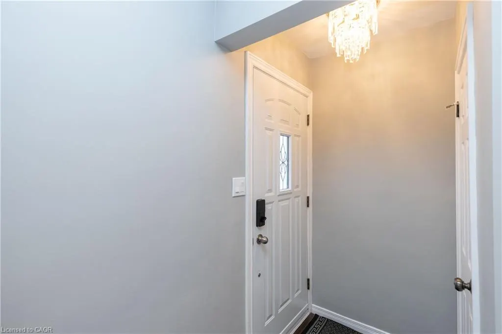 4 Sunning Hill Avenue, #UPPER
