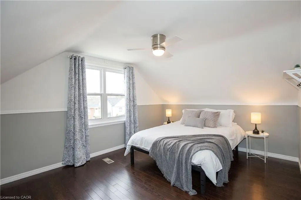 4 Sunning Hill Avenue, #UPPER