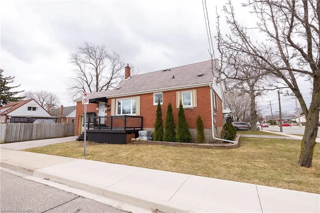 4 Sunning Hill Avenue, #UPPER