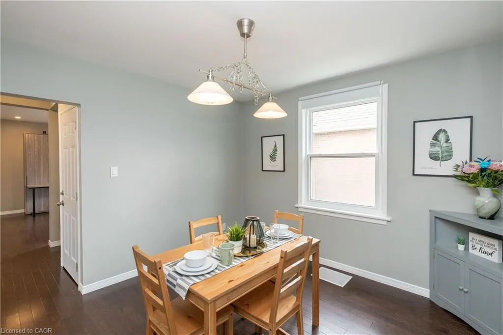 4 Sunning Hill Avenue, #UPPER