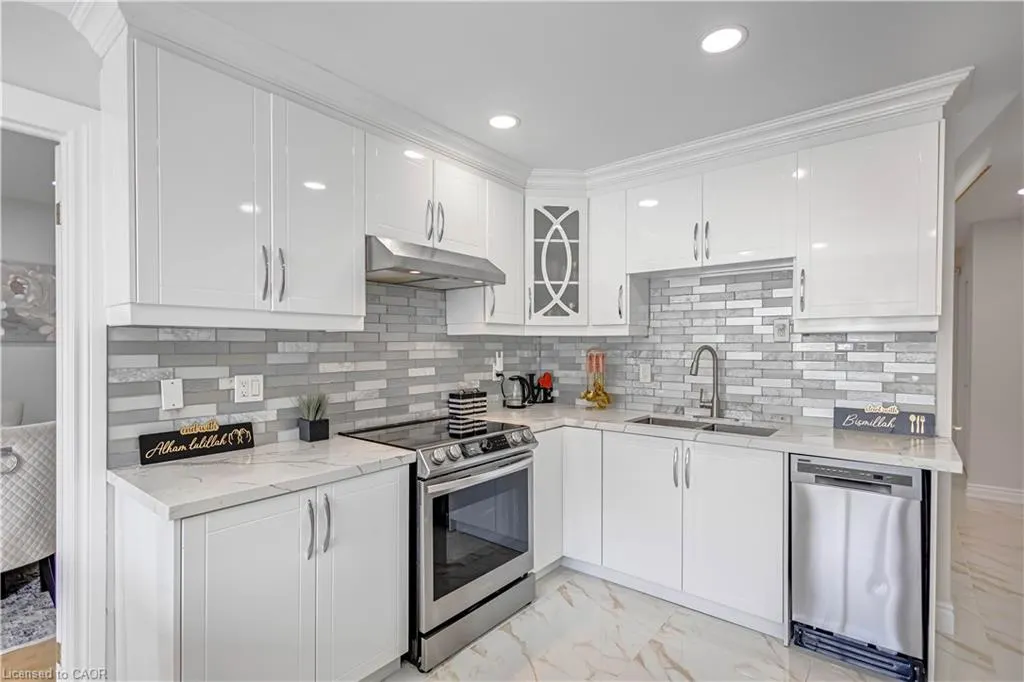 2 Robespierre Court