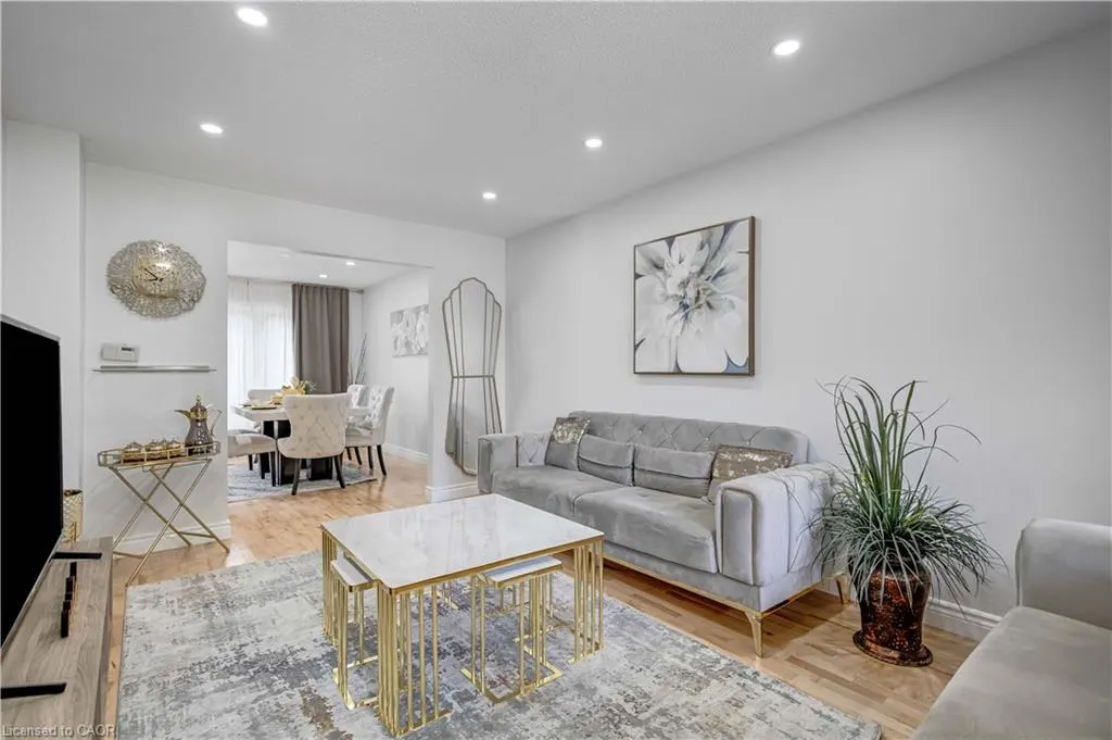 2 Robespierre Court