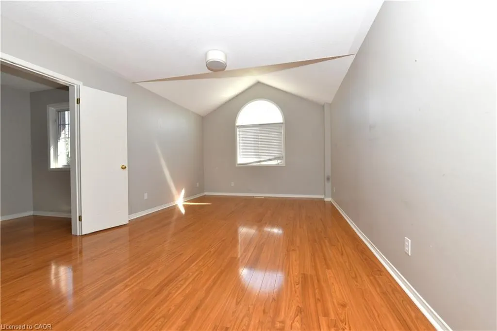 6 Shadyridge Place